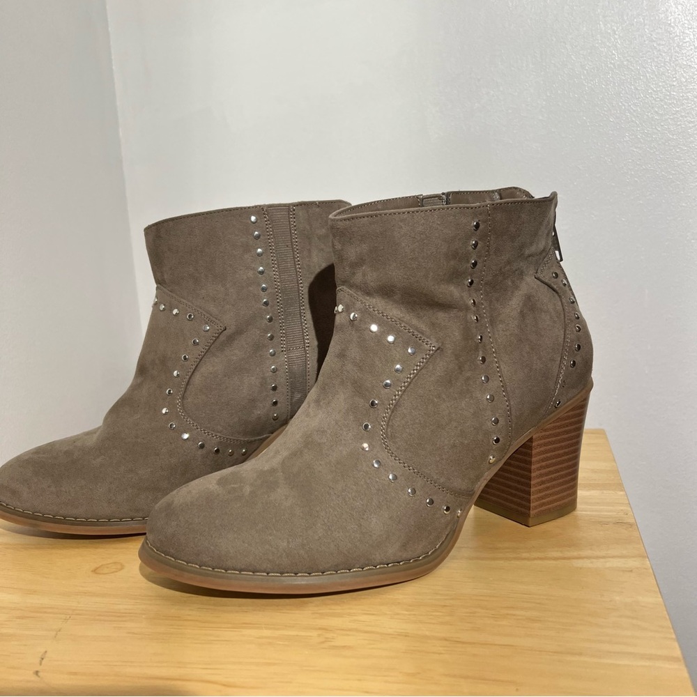 Torrid 8W Taupe Ankle Boots Stud Trim.